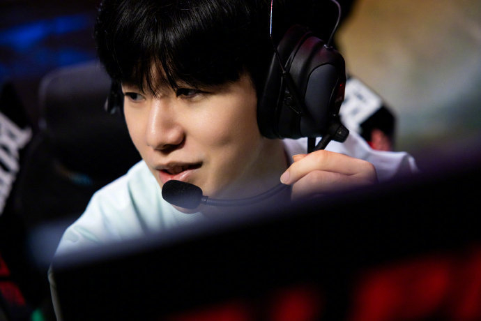 某国际赛艇 某国际赛艇